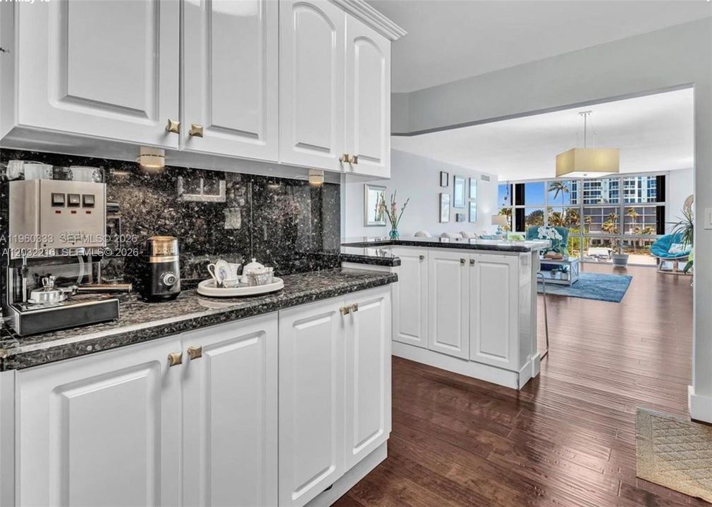 For Rent: $4,700 (2 beds, 2 baths, 1805 Square Feet)