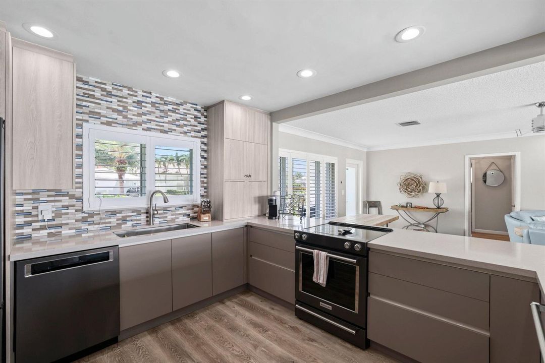 4021 Northeast 27th Terrace - 36.jpg-SMA