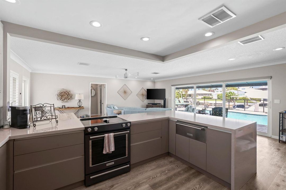 4021 Northeast 27th Terrace - 38.jpg-SMA