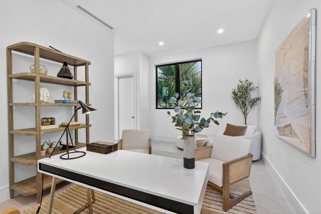 Office/5th bedroom