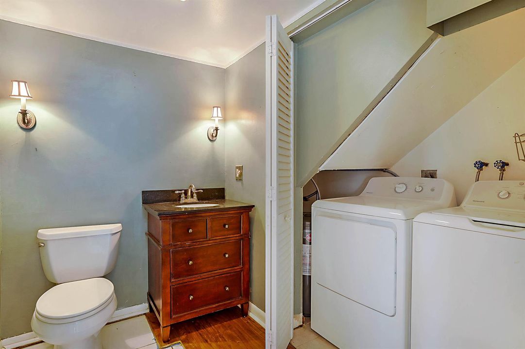 3665 Victoria Drive-16