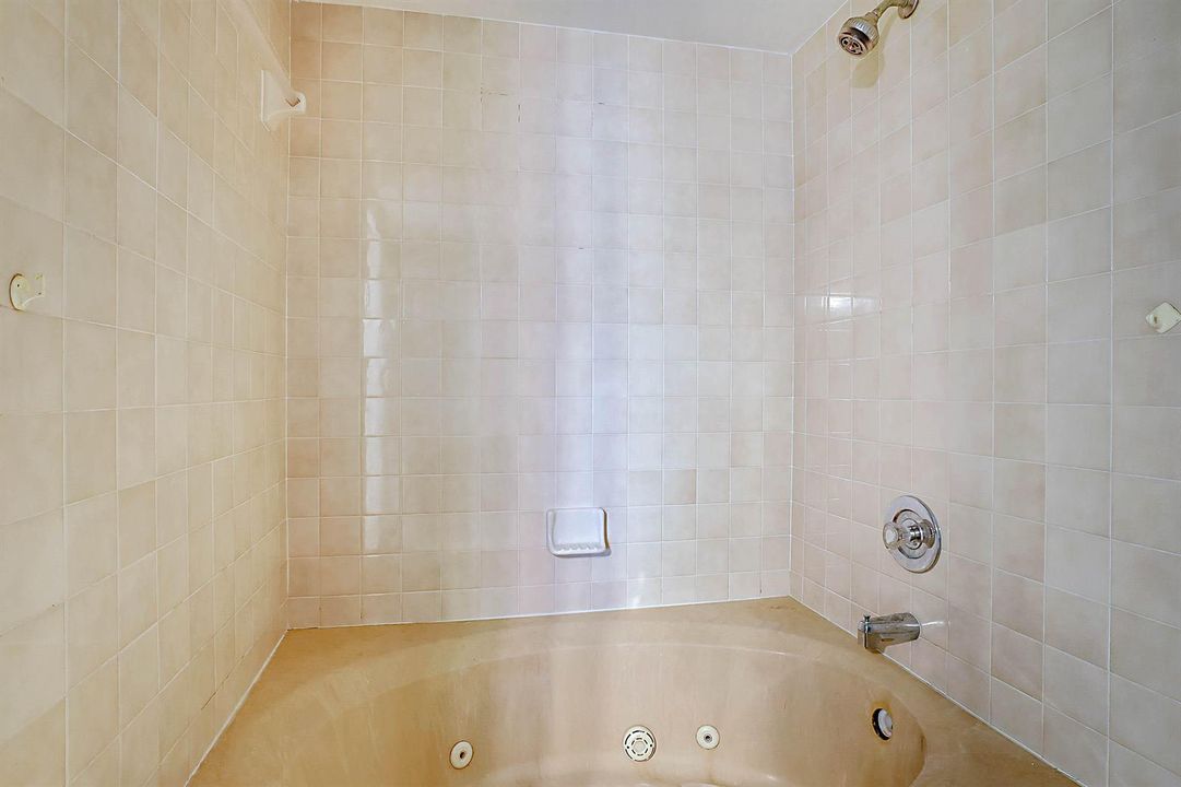 3665 Victoria Drive-22