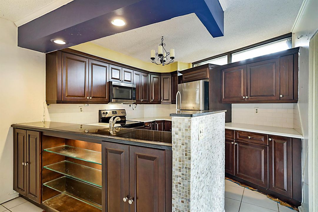 3665 Victoria Drive-11
