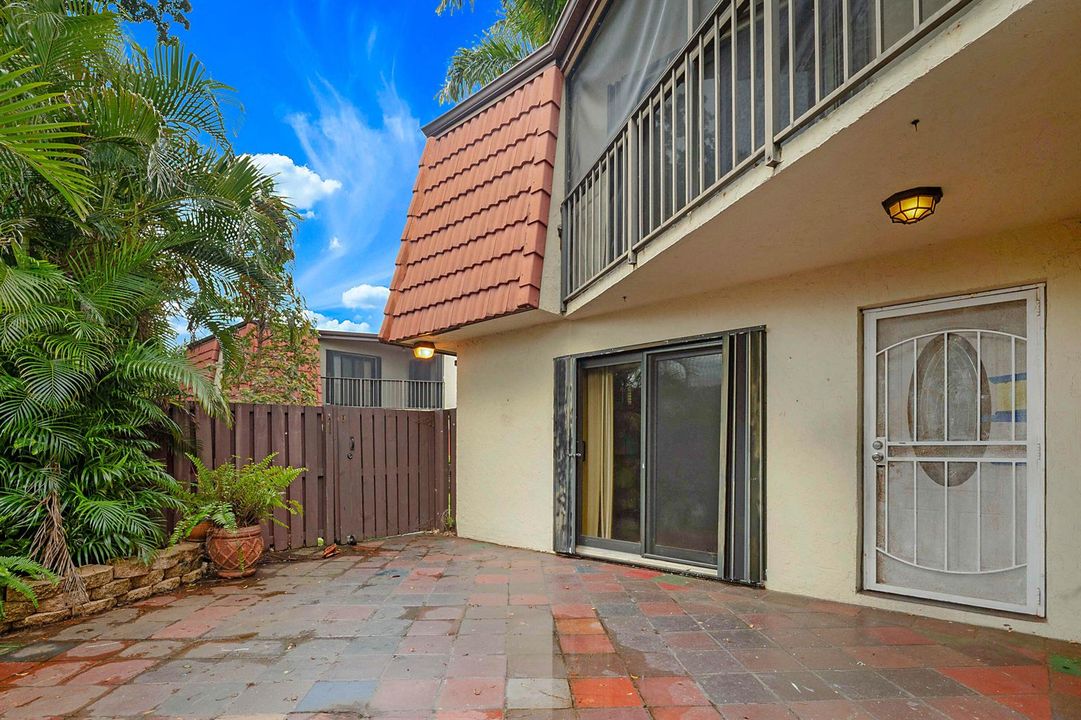 3665 Victoria Drive-31