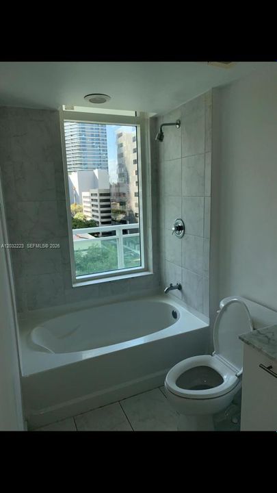 For Rent: $3,100 (1 beds, 1 baths, 704 Square Feet)