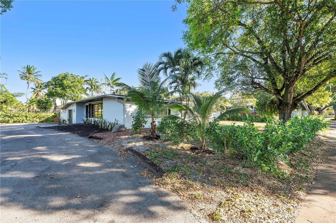 For Rent: $3,950 (3 beds, 2 baths, 1450 Square Feet)