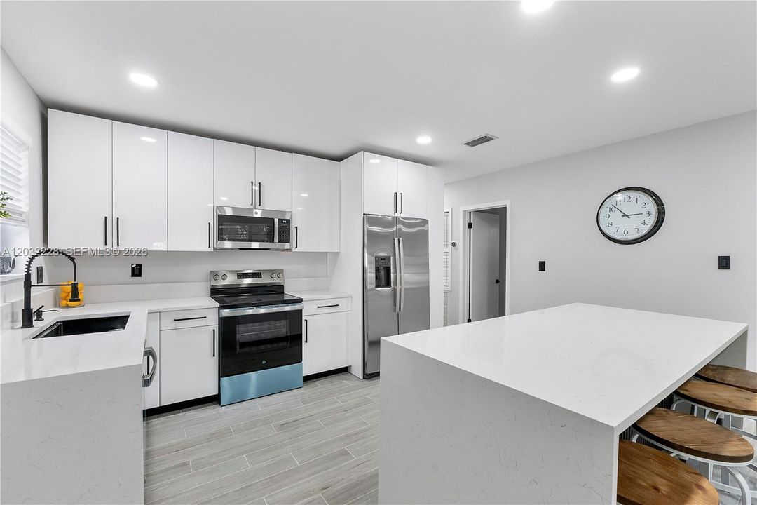 For Rent: $3,950 (3 beds, 2 baths, 1450 Square Feet)
