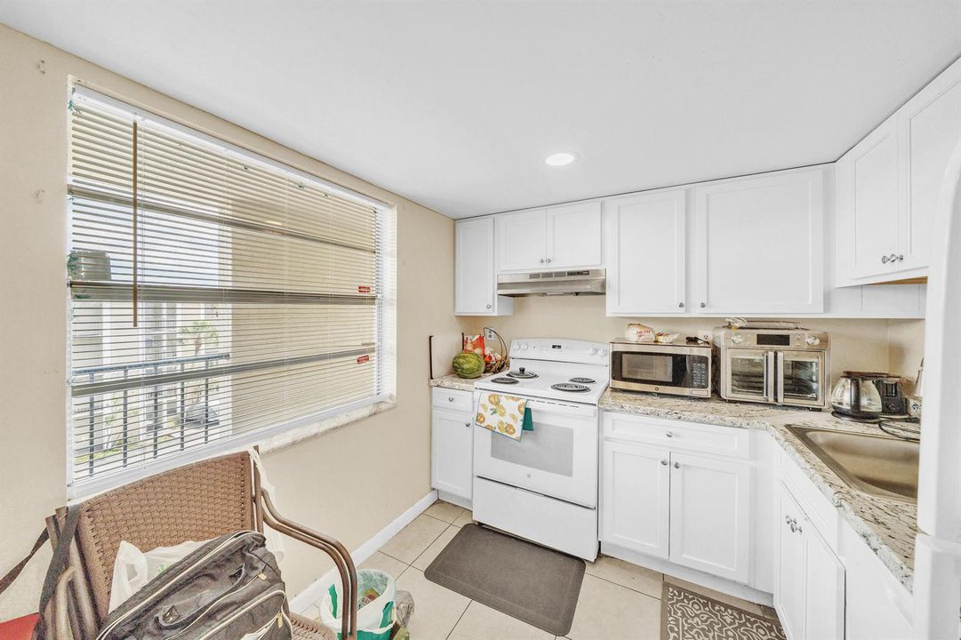 3 Kitchen (1)