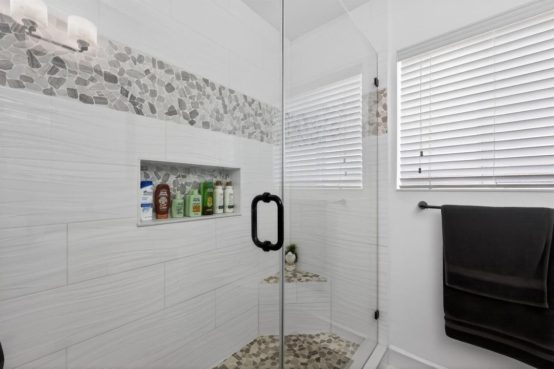 26_311_NW_93rd_Terrace-Bathroom-0013