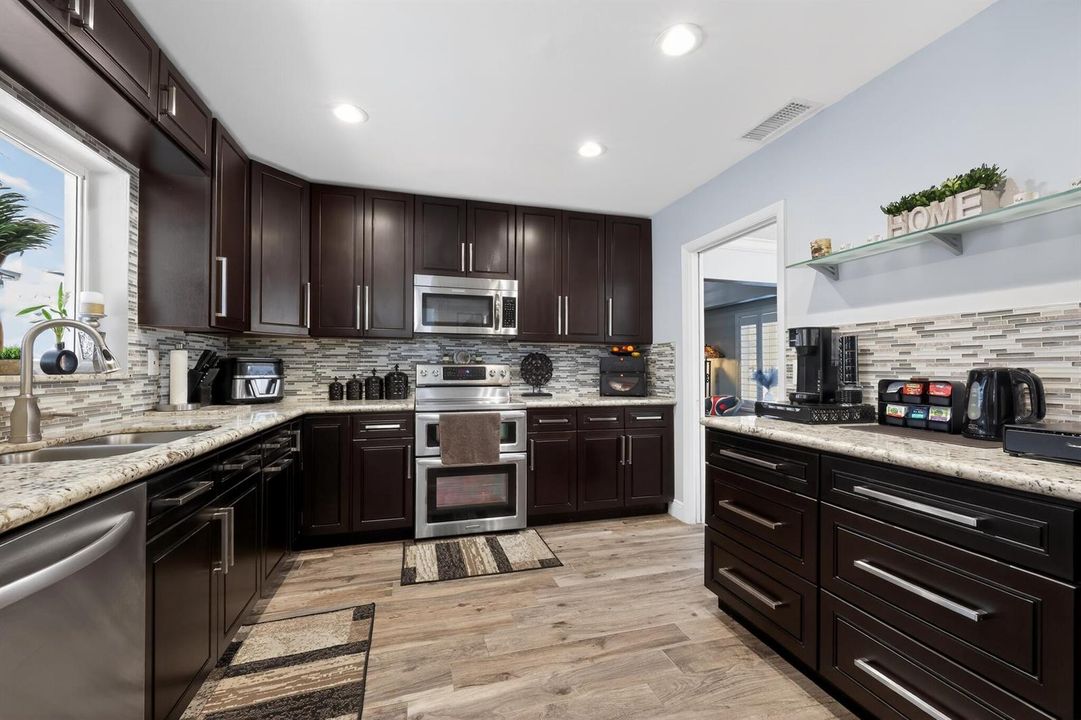 18_311_NW_93rd_Terrace-Kitchen-0073