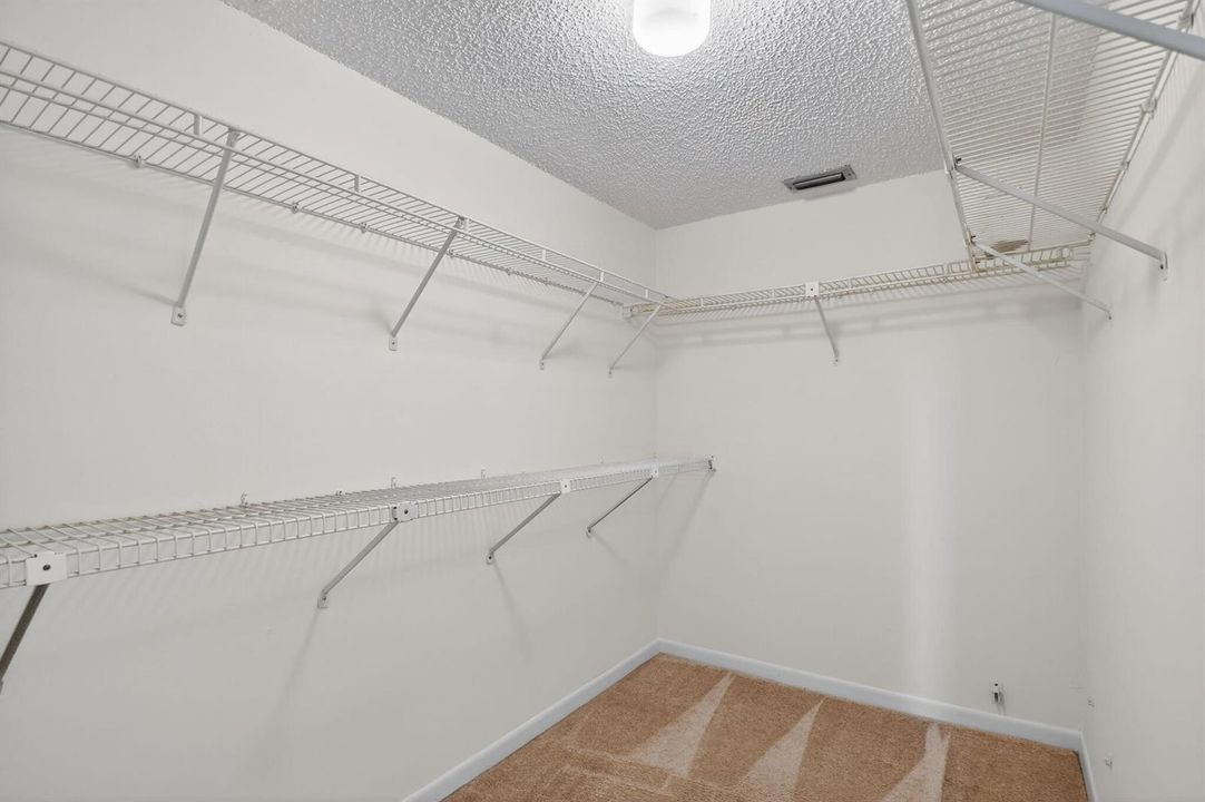 Walk-in Closet