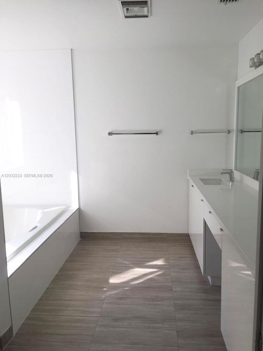 For Rent: $6,700 (4 beds, 3 baths, 2815 Square Feet)