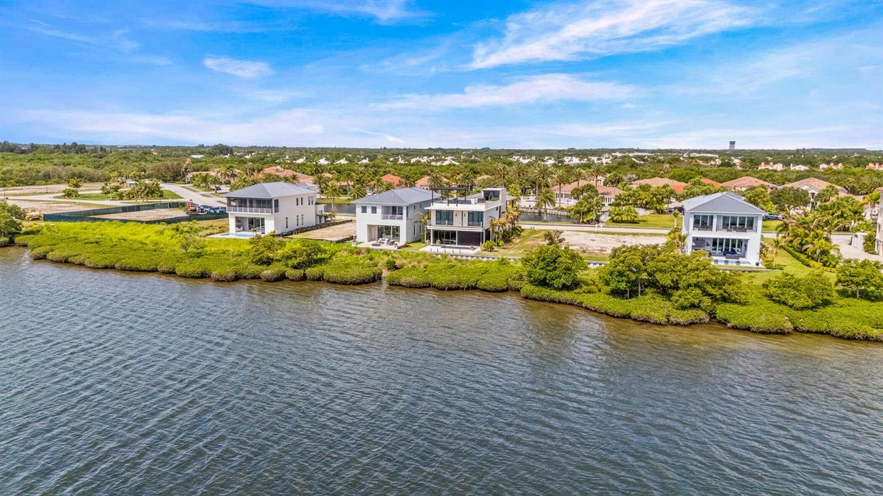 4842 South Harbor