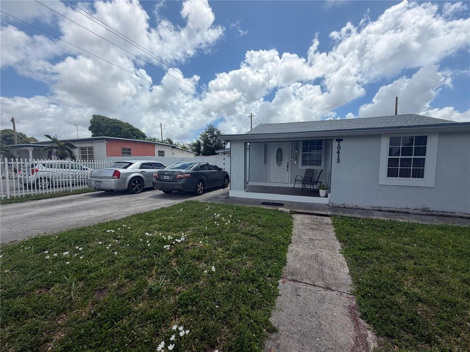 For Sale: $660,000 (4 beds, 3 baths, 1761 Square Feet)
