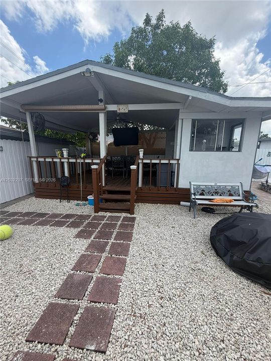 For Sale: $660,000 (4 beds, 3 baths, 1761 Square Feet)