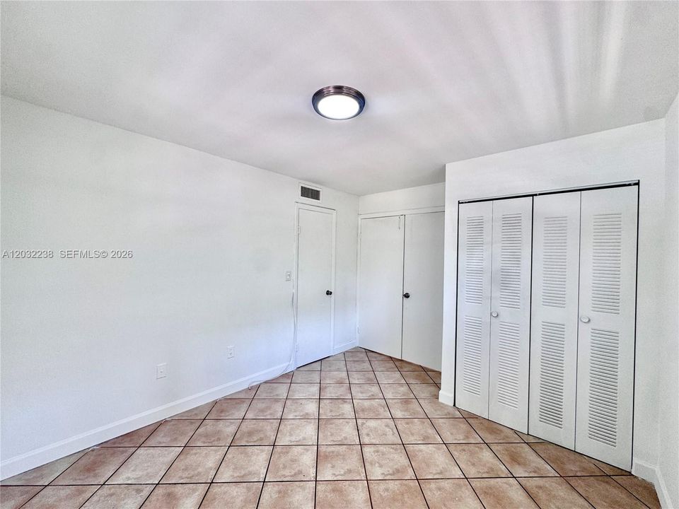 For Rent: $2,700 (2 beds, 2 baths, 910 Square Feet)