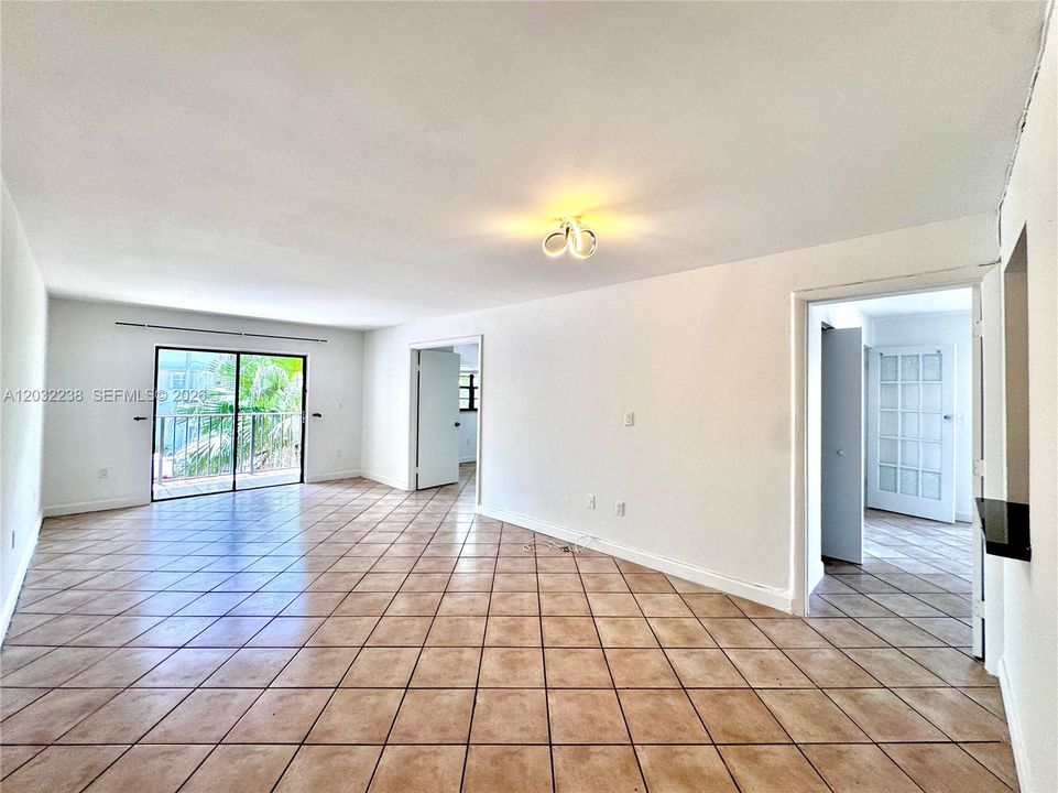For Rent: $2,700 (2 beds, 2 baths, 910 Square Feet)