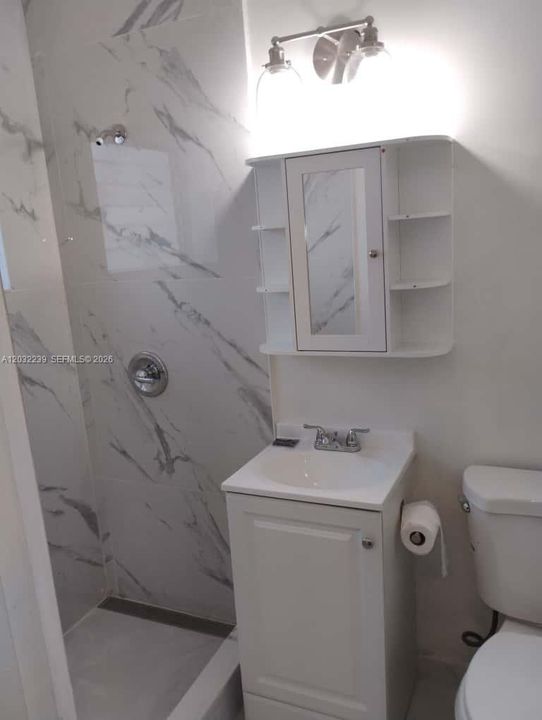 For Rent: $1,650 (1 beds, 1 baths, 3913 Square Feet)