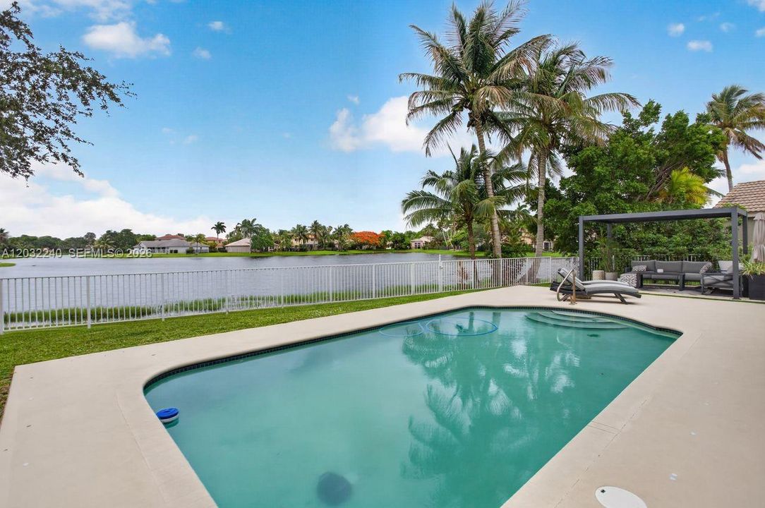 En Venta: $1,250,000 (4 camas, 2 baños, 2672 Pies cuadrados)
