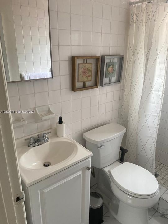 For Rent: $1,300 (0 beds, 1 baths, 350 Square Feet)