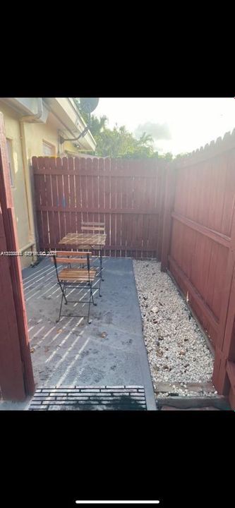 For Rent: $1,300 (0 beds, 1 baths, 350 Square Feet)