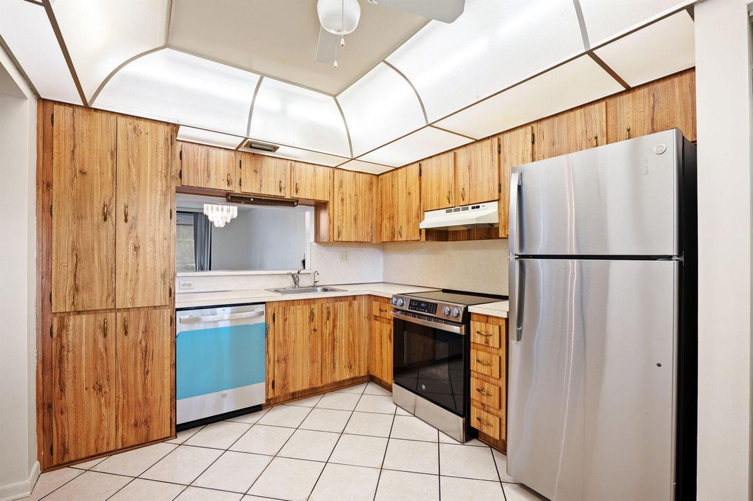 17-web-or-mls-900-colony-point-cir-121