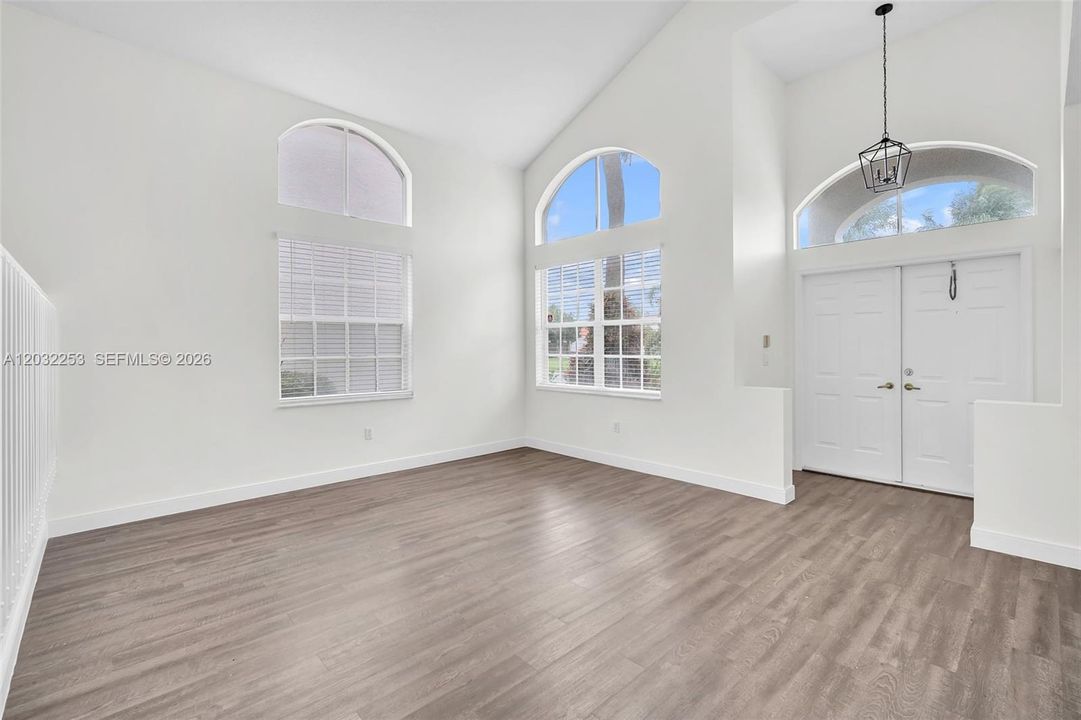 For Rent: $4,800 (4 beds, 3 baths, 2740 Square Feet)