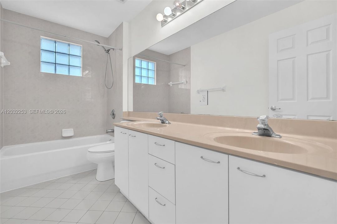 For Rent: $4,800 (4 beds, 3 baths, 2740 Square Feet)