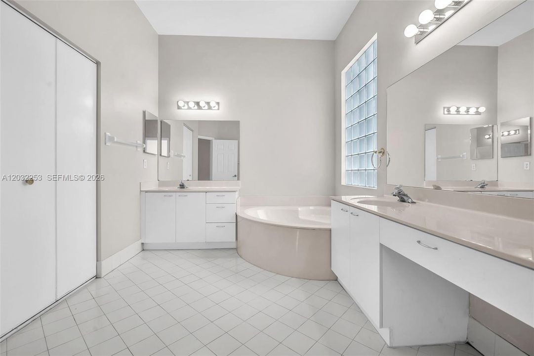 For Rent: $4,800 (4 beds, 3 baths, 2740 Square Feet)