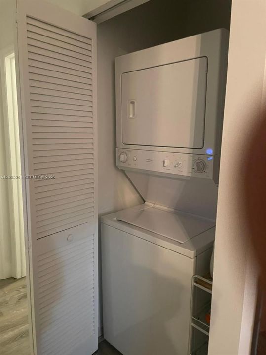 Activo con contrato: $3,500 (2 camas, 2 baños, 1211 Pies cuadrados)