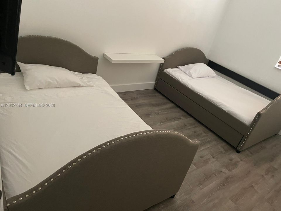 Activo con contrato: $3,500 (2 camas, 2 baños, 1211 Pies cuadrados)