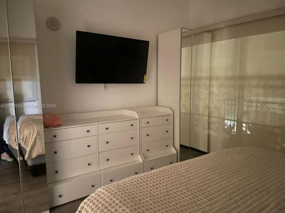 Activo con contrato: $3,500 (2 camas, 2 baños, 1211 Pies cuadrados)