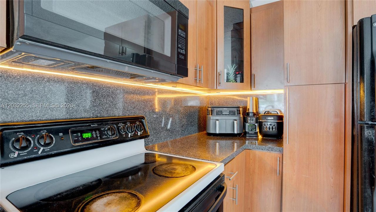 На продажу: $650,000 (4 спален, 2 ванн, 1440 Квадратных фут)