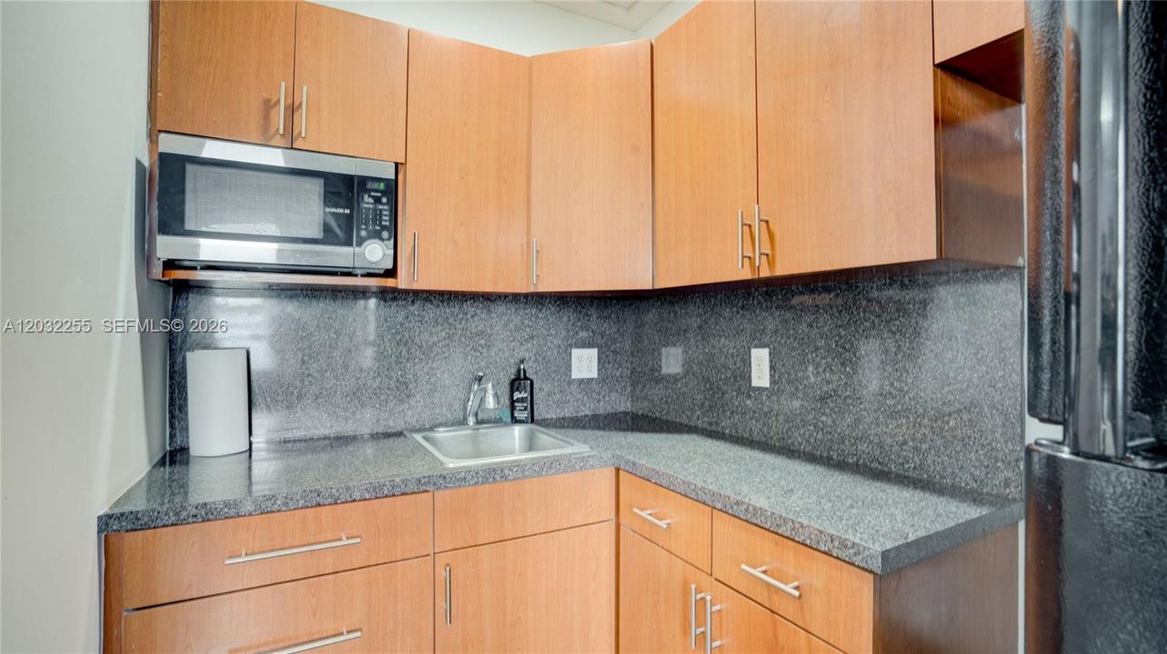 На продажу: $650,000 (4 спален, 2 ванн, 1440 Квадратных фут)