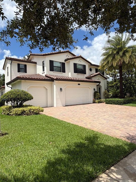 FRONT OF HOME LEFT SIDE VIEW