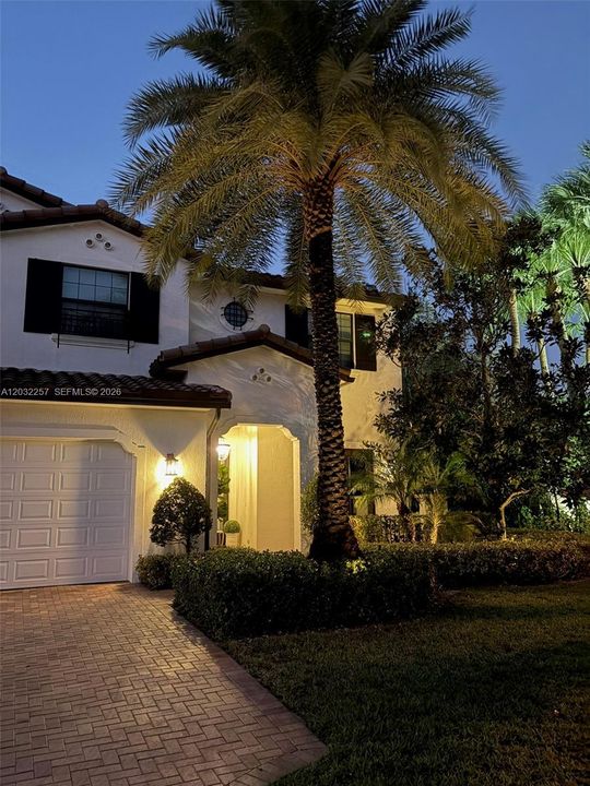 For Sale: $2,195,000 (5 beds, 4 baths, 4459 Square Feet)