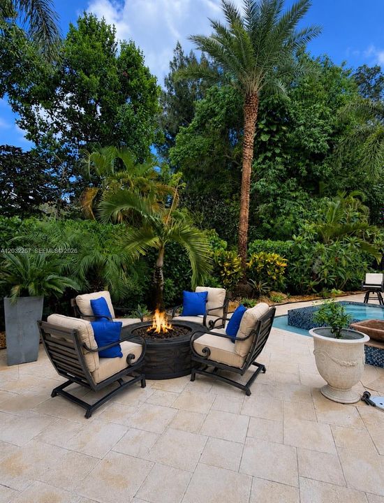 POOL DECK
