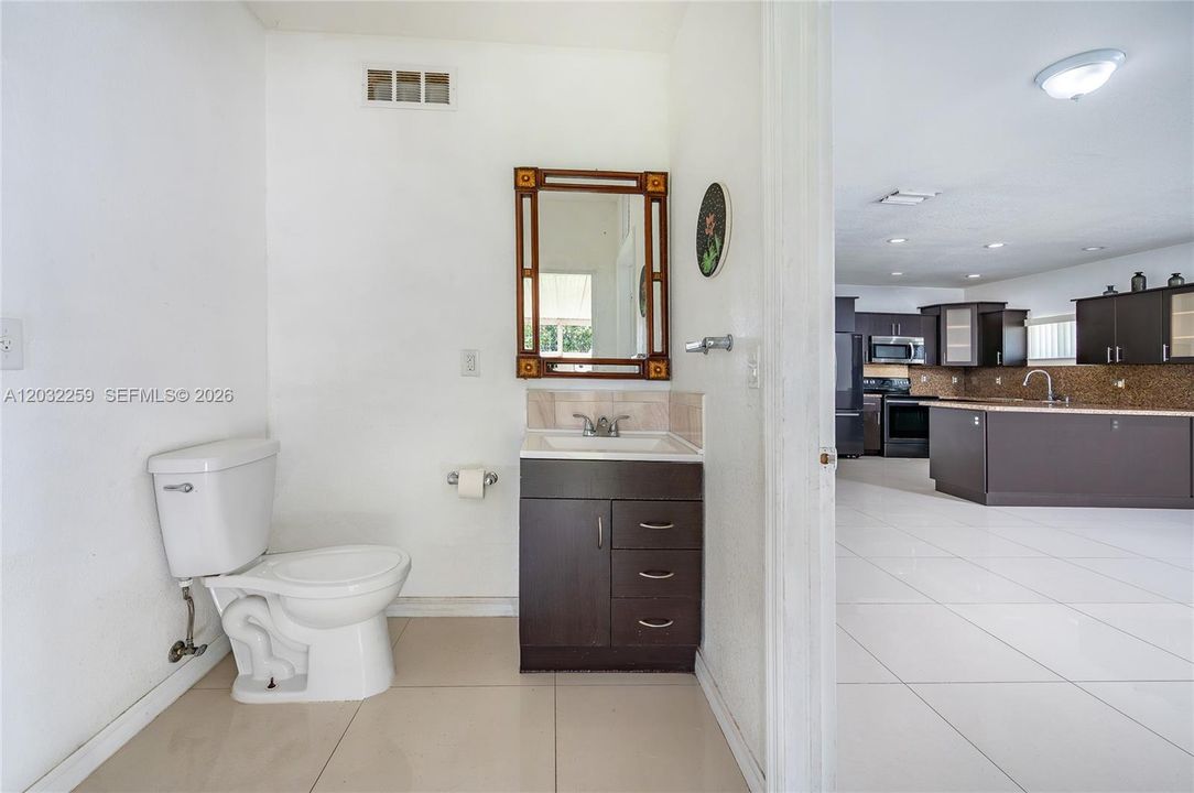 For Sale: $600,000 (4 beds, 2 baths, 1680 Square Feet)