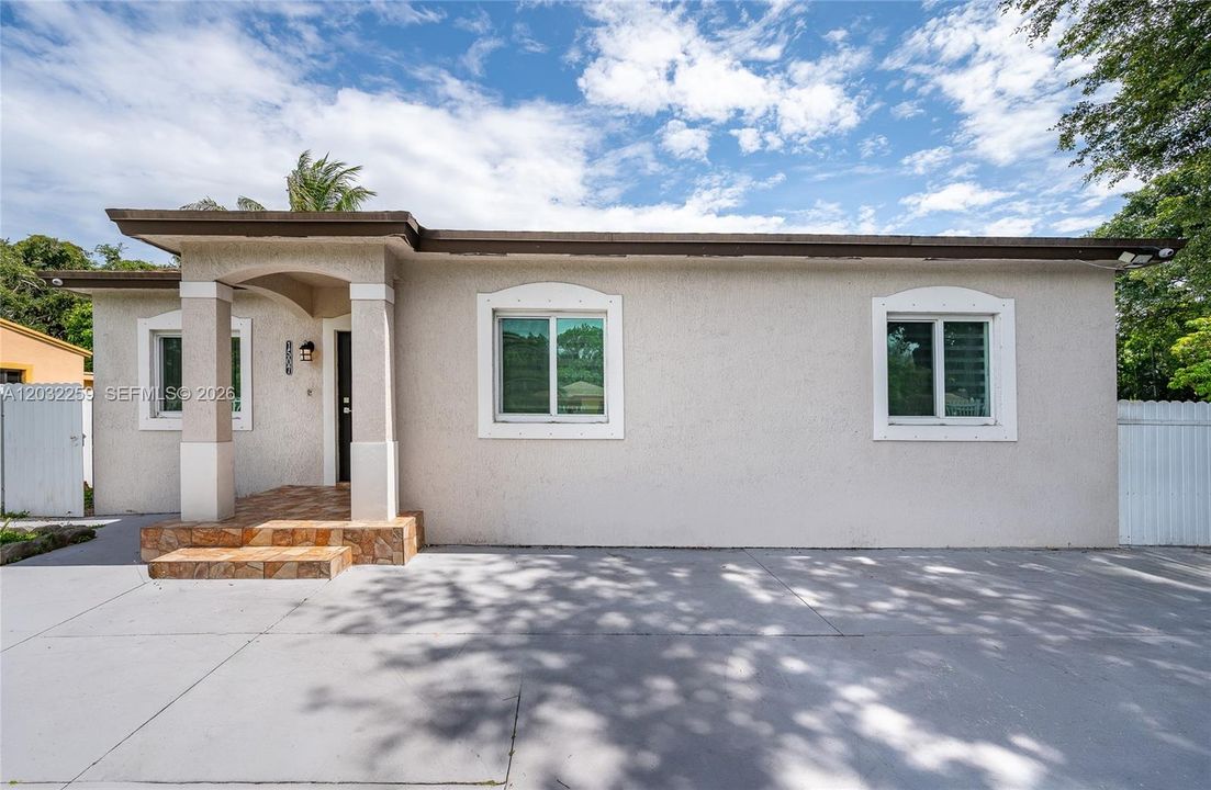 For Sale: $600,000 (4 beds, 2 baths, 1680 Square Feet)
