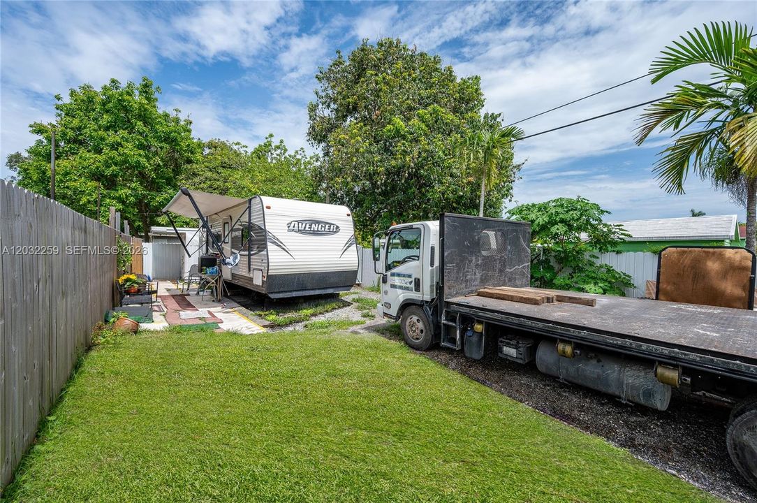 For Sale: $600,000 (4 beds, 2 baths, 1680 Square Feet)