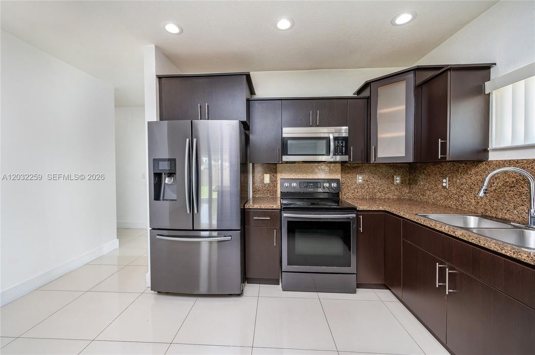 For Sale: $600,000 (4 beds, 2 baths, 1680 Square Feet)