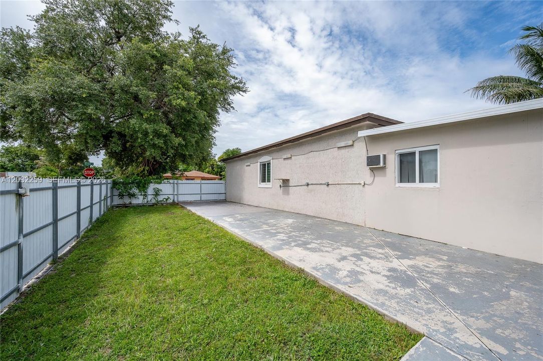 For Sale: $600,000 (4 beds, 2 baths, 1680 Square Feet)