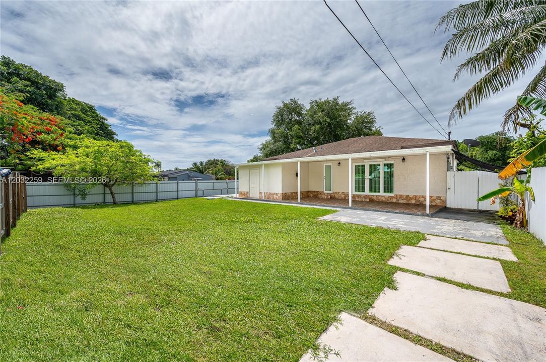 For Sale: $600,000 (4 beds, 2 baths, 1680 Square Feet)