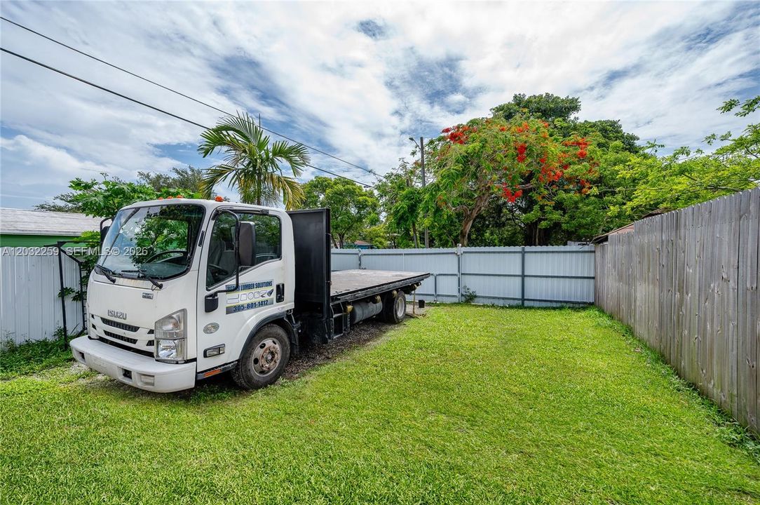 For Sale: $600,000 (4 beds, 2 baths, 1680 Square Feet)