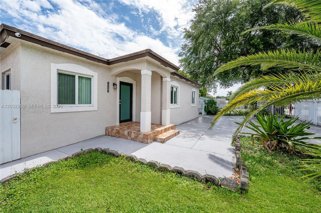 For Sale: $600,000 (4 beds, 2 baths, 1680 Square Feet)