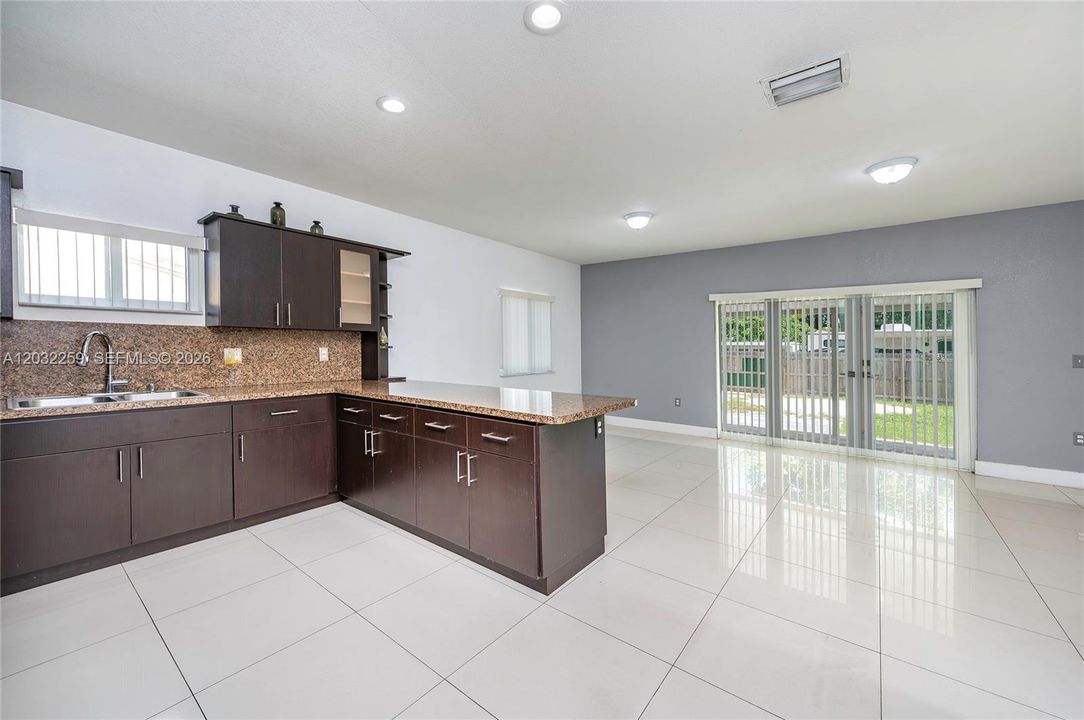 For Sale: $600,000 (4 beds, 2 baths, 1680 Square Feet)