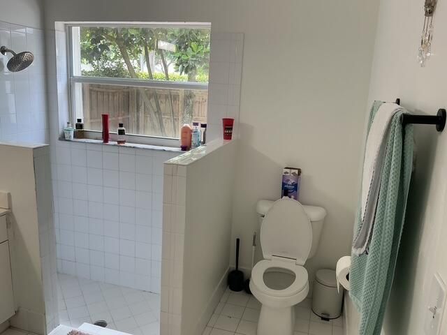 Master bathroom 1