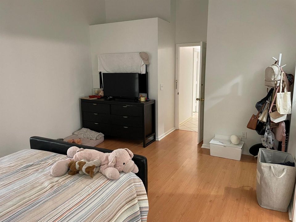 Master bedroom 3