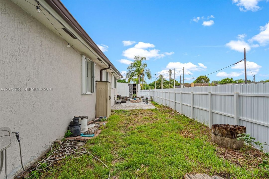 For Sale: $475,000 (3 beds, 2 baths, 1278 Square Feet)