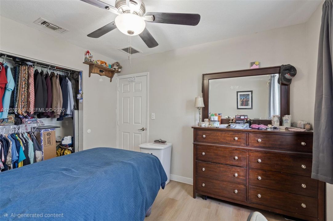 For Sale: $475,000 (3 beds, 2 baths, 1278 Square Feet)